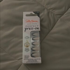 Sally Hansen Perfect Press-On Nails in French Twist (CO341)